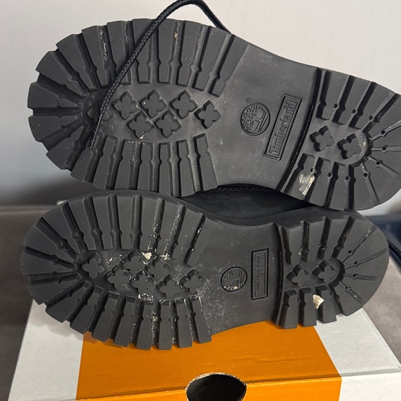 Timberland Kids Black Boots - Picture 4 of 4